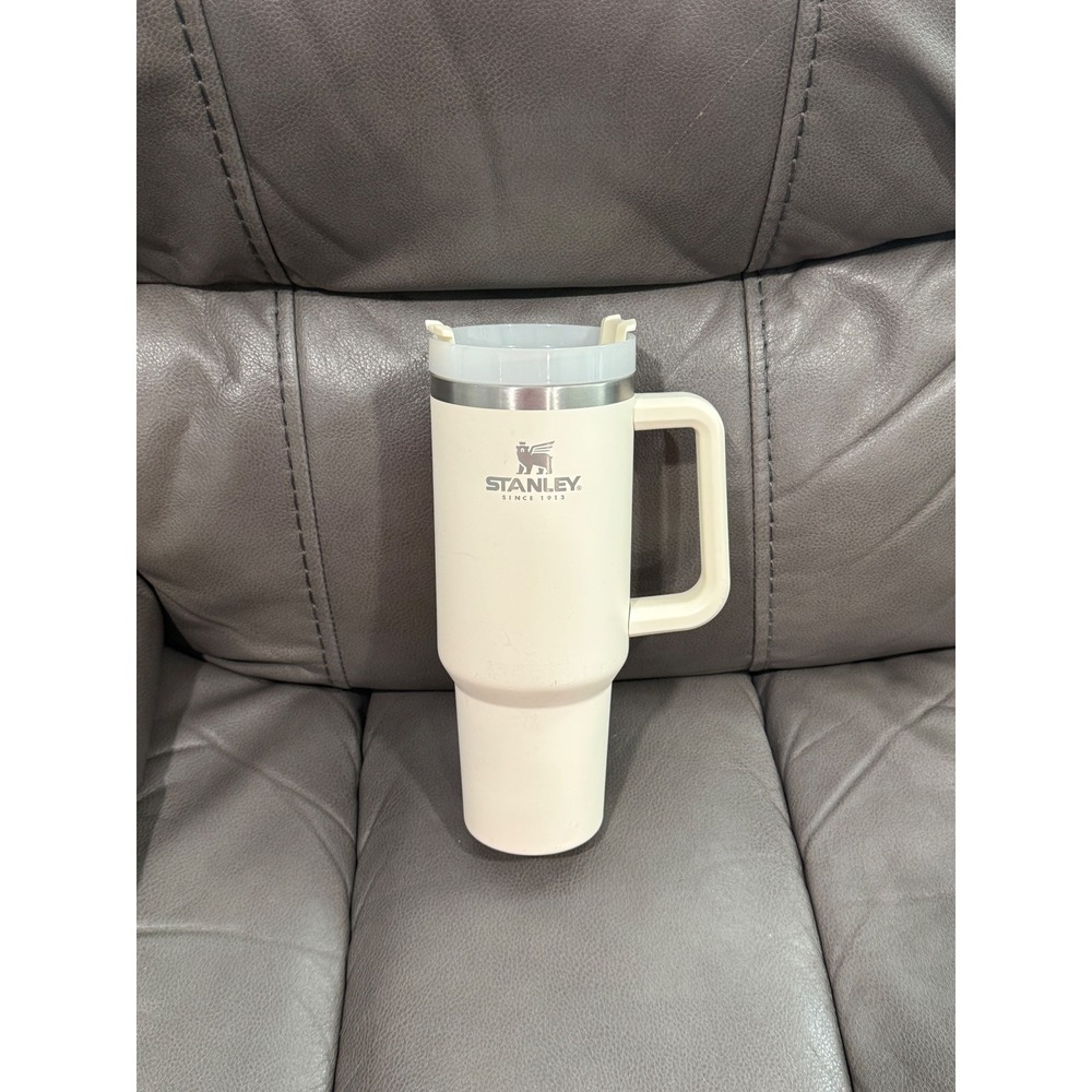 Stanley Adventure Quencher H2.0 FlowState Tumbler 40oz Cream‎ Off-White Mug
